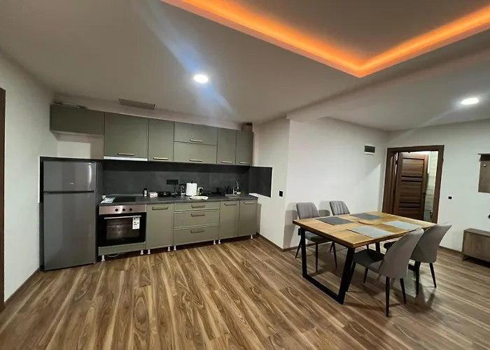 Lux Pine House شقة *